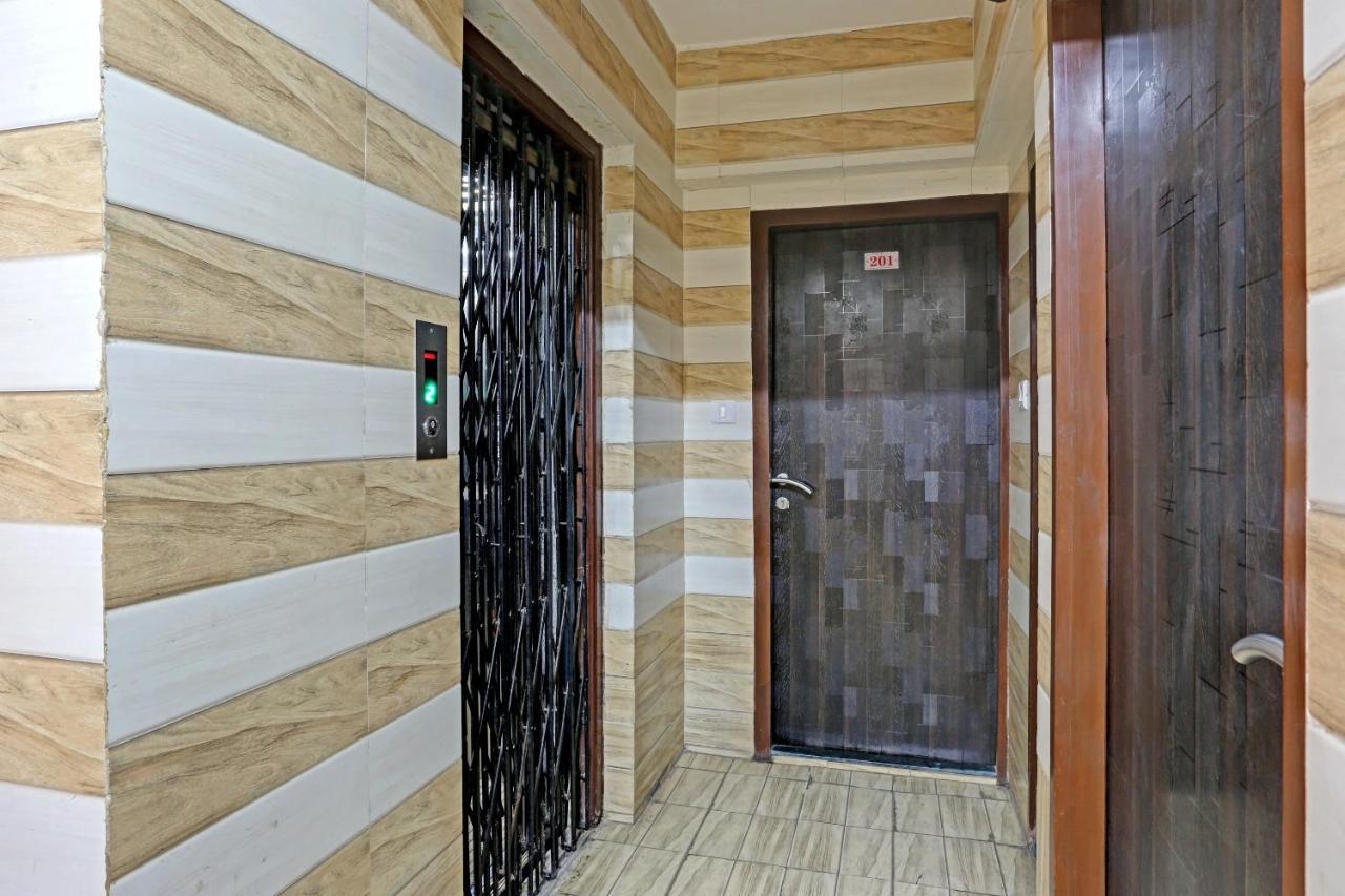 Capital O 79386 Hotel Emirates Mumbai Exterior foto