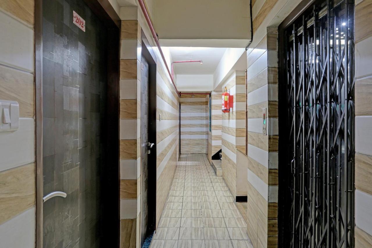 Capital O 79386 Hotel Emirates Mumbai Exterior foto