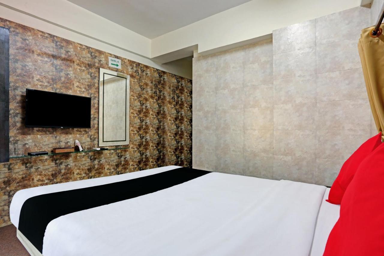 Capital O 79386 Hotel Emirates Mumbai Exterior foto